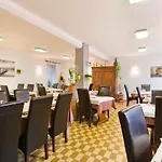 Logis Restaurant De La Dore 3*