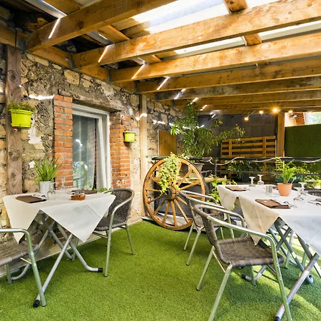 Hotel Restaurant De La Dore Vertolaye