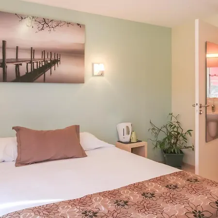 Hotel Restaurant De La Dore 3*