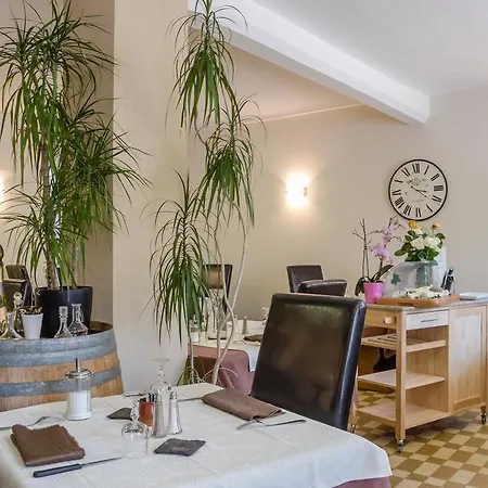 Szálloda Logis Restaurant De La Dore