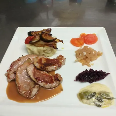 Logis Restaurant De La Dore 3*
