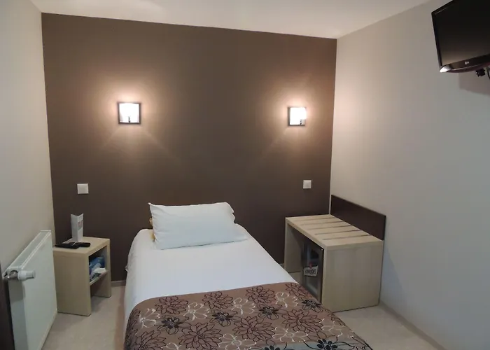 Logis Restaurant De La Dore 3*