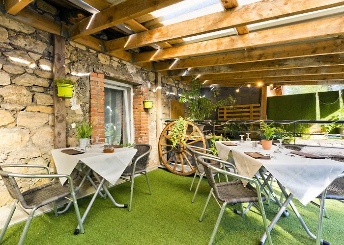 Hotel Logis Restaurant De La Dore Vertolaye