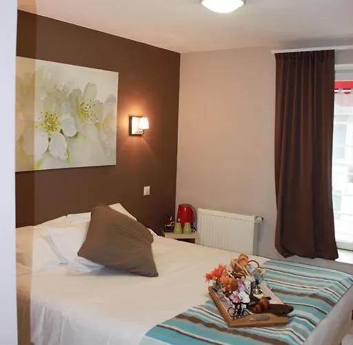 Hotel Logis Restaurant De La Dore